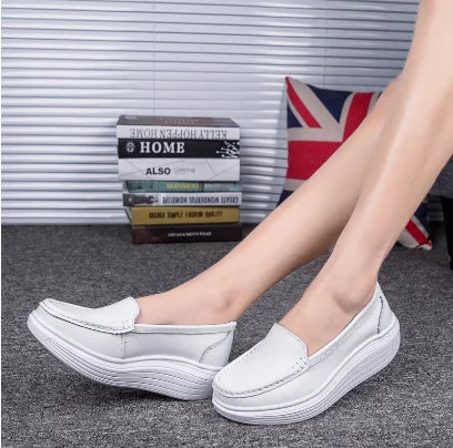 Women's shoes 2020 spring summer all-match mother single shoes leather rocking shoes platform platform nurse shoes work shoes