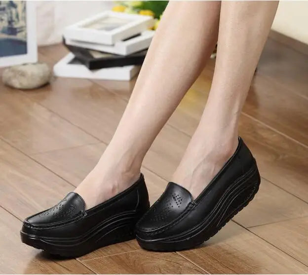 Women's shoes 2020 spring summer all-match mother single shoes leather rocking shoes platform platform nurse shoes work shoes