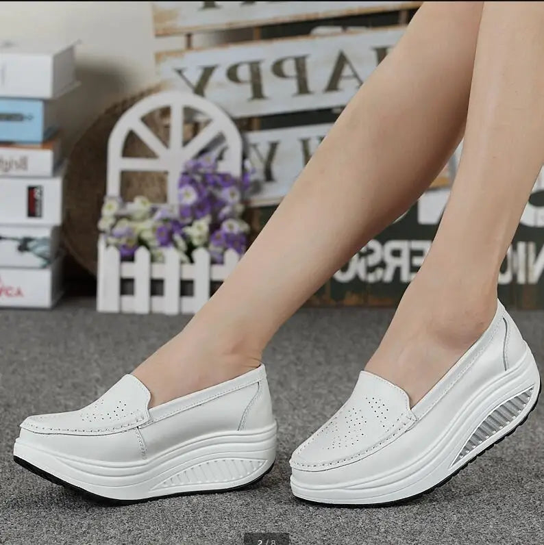 Women's shoes 2020 spring summer all-match mother single shoes leather rocking shoes platform platform nurse shoes work shoes